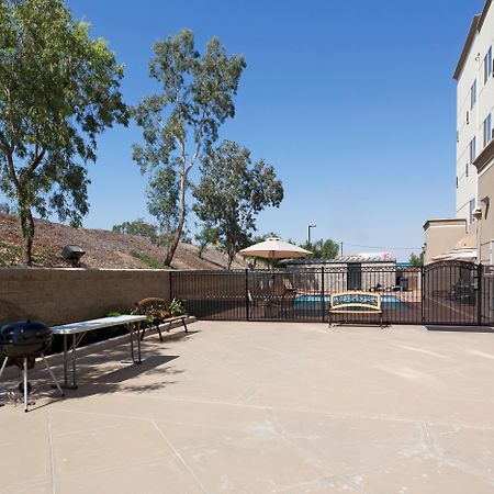 Holiday Inn Express & Suites Bakersfield Central By Ihg Rom bilde