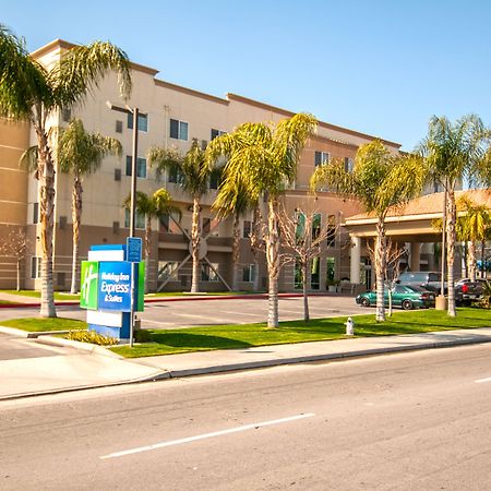 Holiday Inn Express & Suites Bakersfield Central By Ihg Eksteriør bilde
