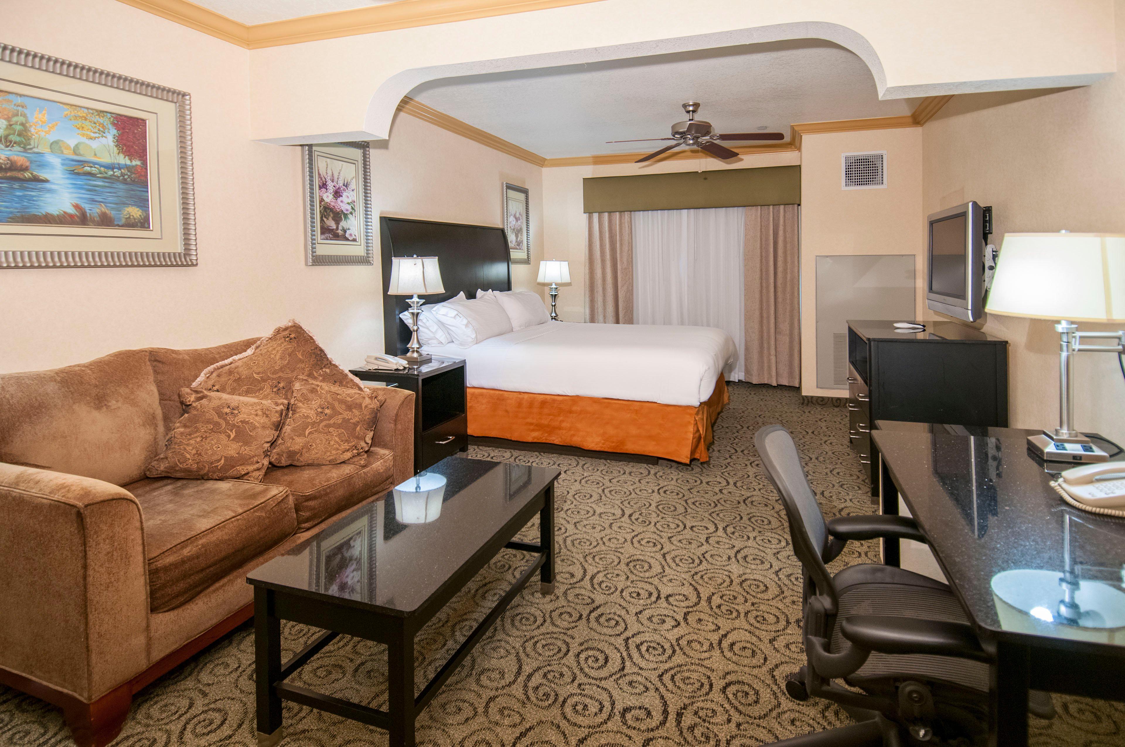 Holiday Inn Express & Suites Bakersfield Central By Ihg Eksteriør bilde
