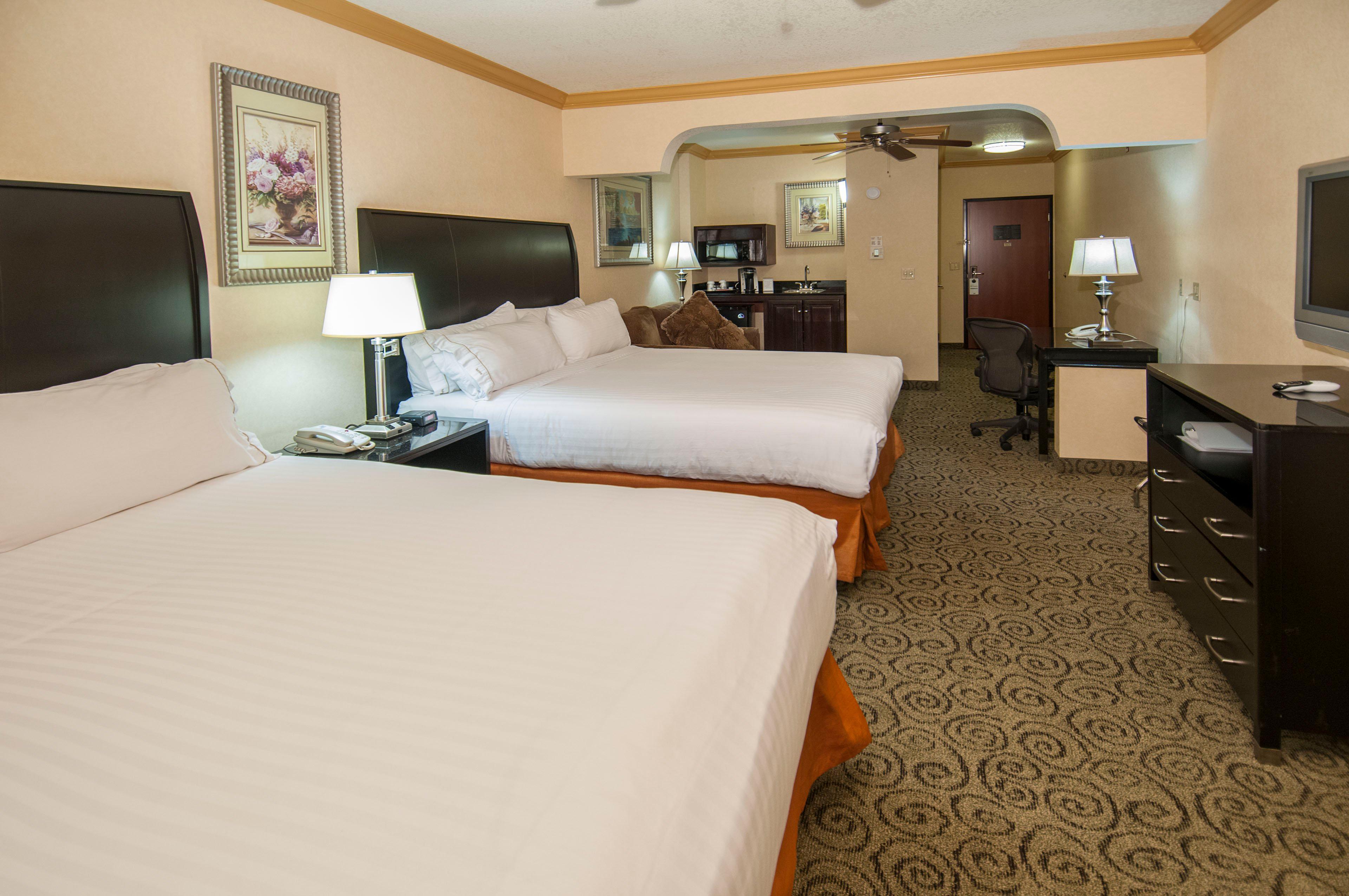 Holiday Inn Express & Suites Bakersfield Central Eksteriør bilde