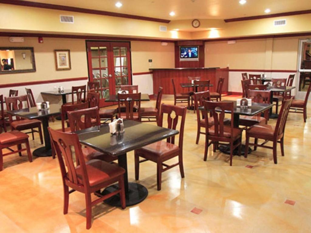 Holiday Inn Express & Suites Bakersfield Central By Ihg Eksteriør bilde