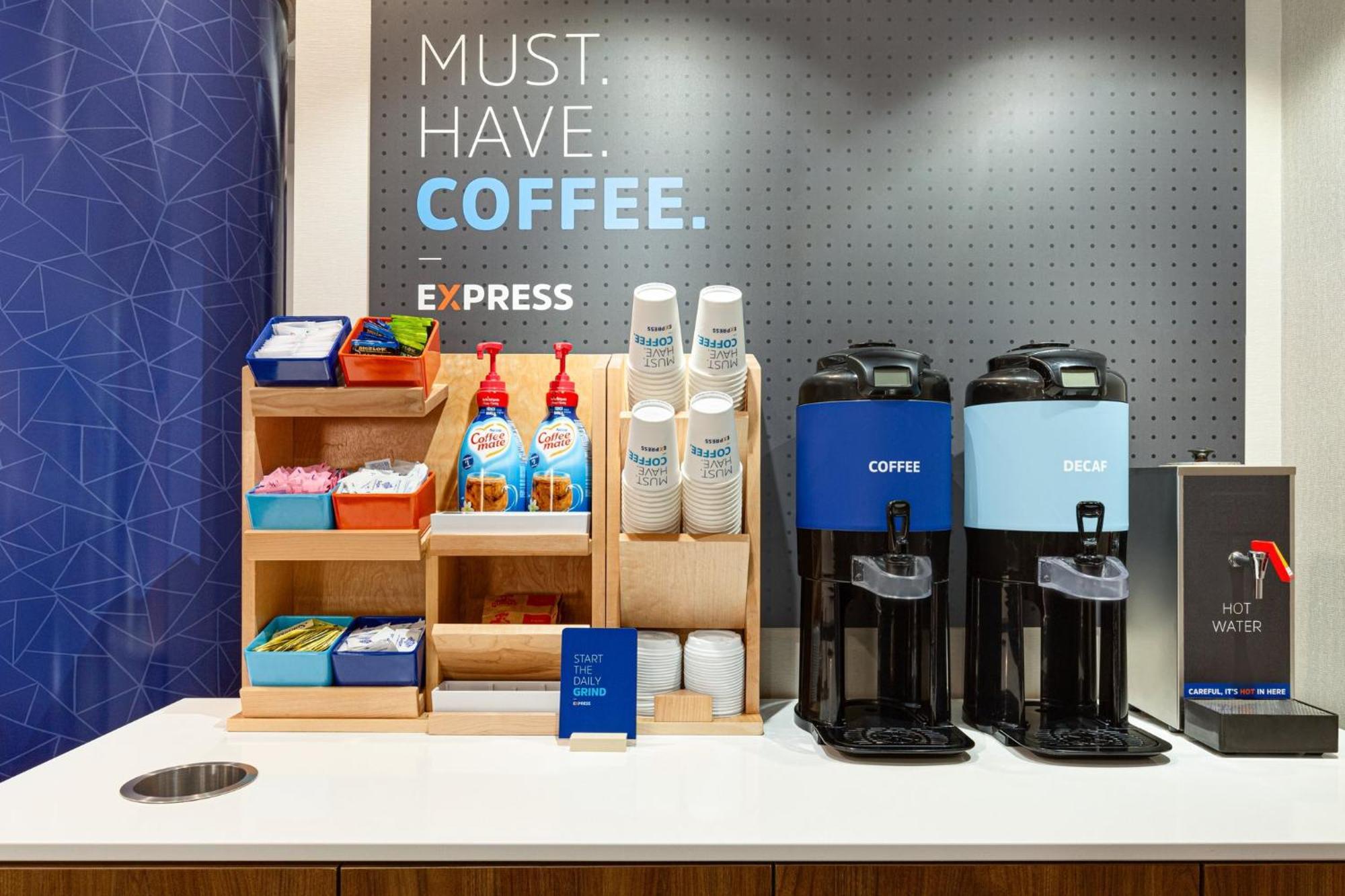 Holiday Inn Express & Suites Bakersfield Central By Ihg Eksteriør bilde