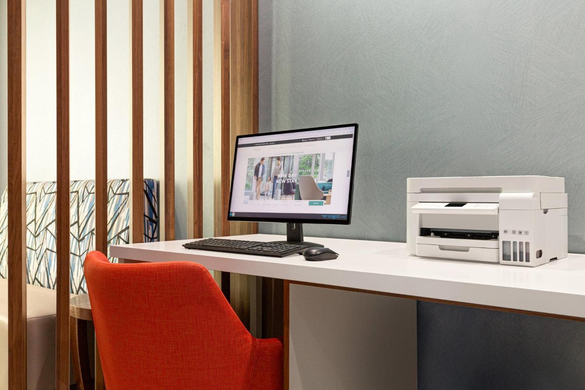 Holiday Inn Express & Suites Bakersfield Central By Ihg Eksteriør bilde