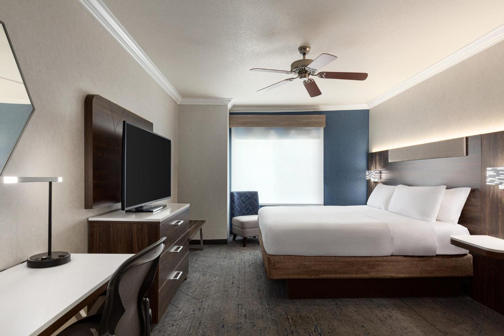 Holiday Inn Express & Suites Bakersfield Central By Ihg Eksteriør bilde