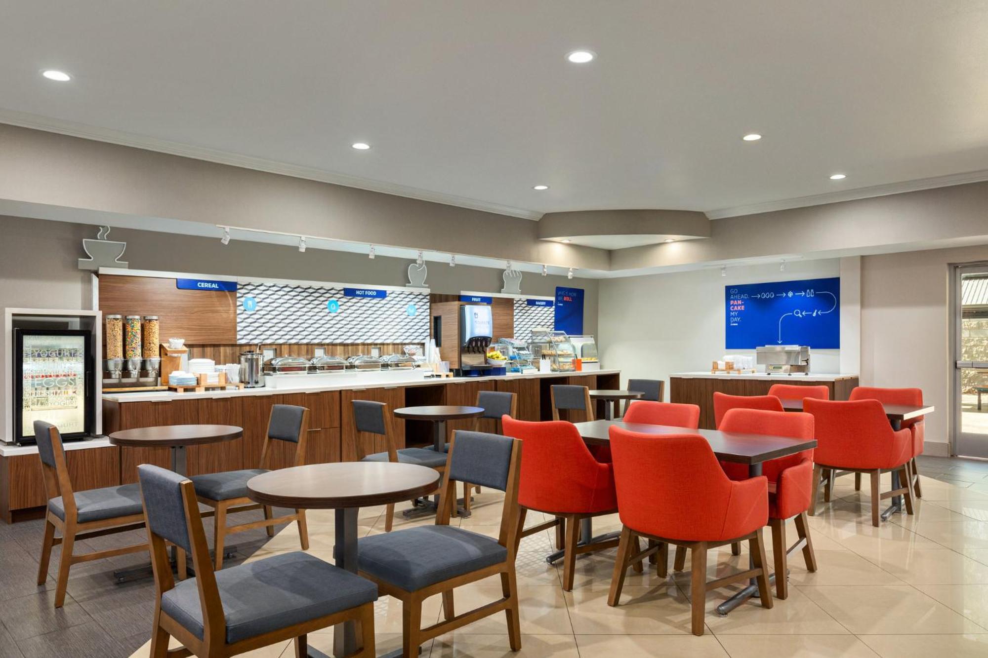 Holiday Inn Express & Suites Bakersfield Central By Ihg Eksteriør bilde