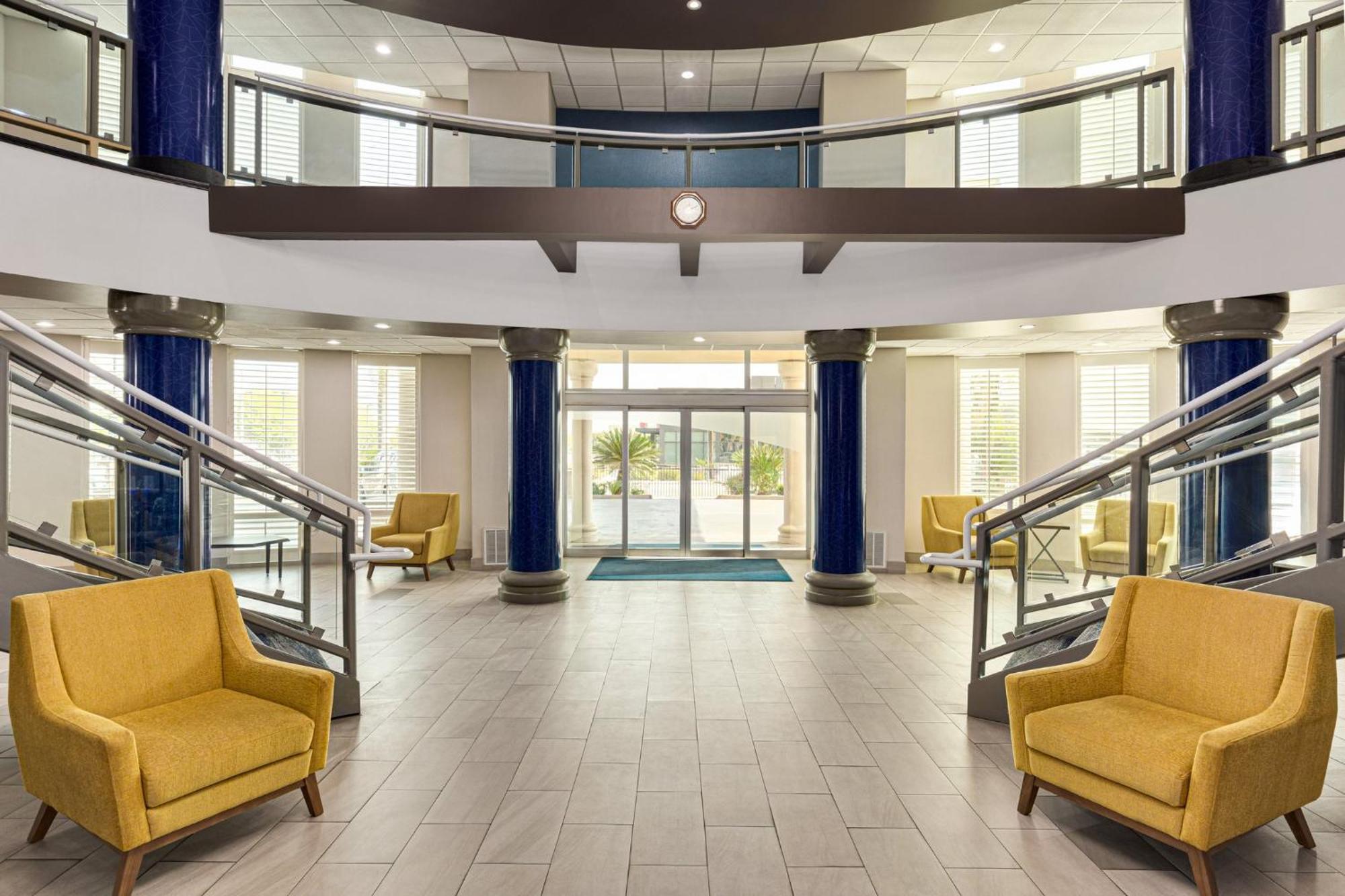 Holiday Inn Express & Suites Bakersfield Central By Ihg Eksteriør bilde