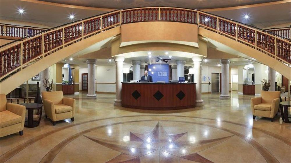 Holiday Inn Express & Suites Bakersfield Central By Ihg Eksteriør bilde
